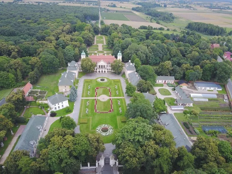 Czym dojechać z Lublina do Kozłówki: praktyczne opcje podróży